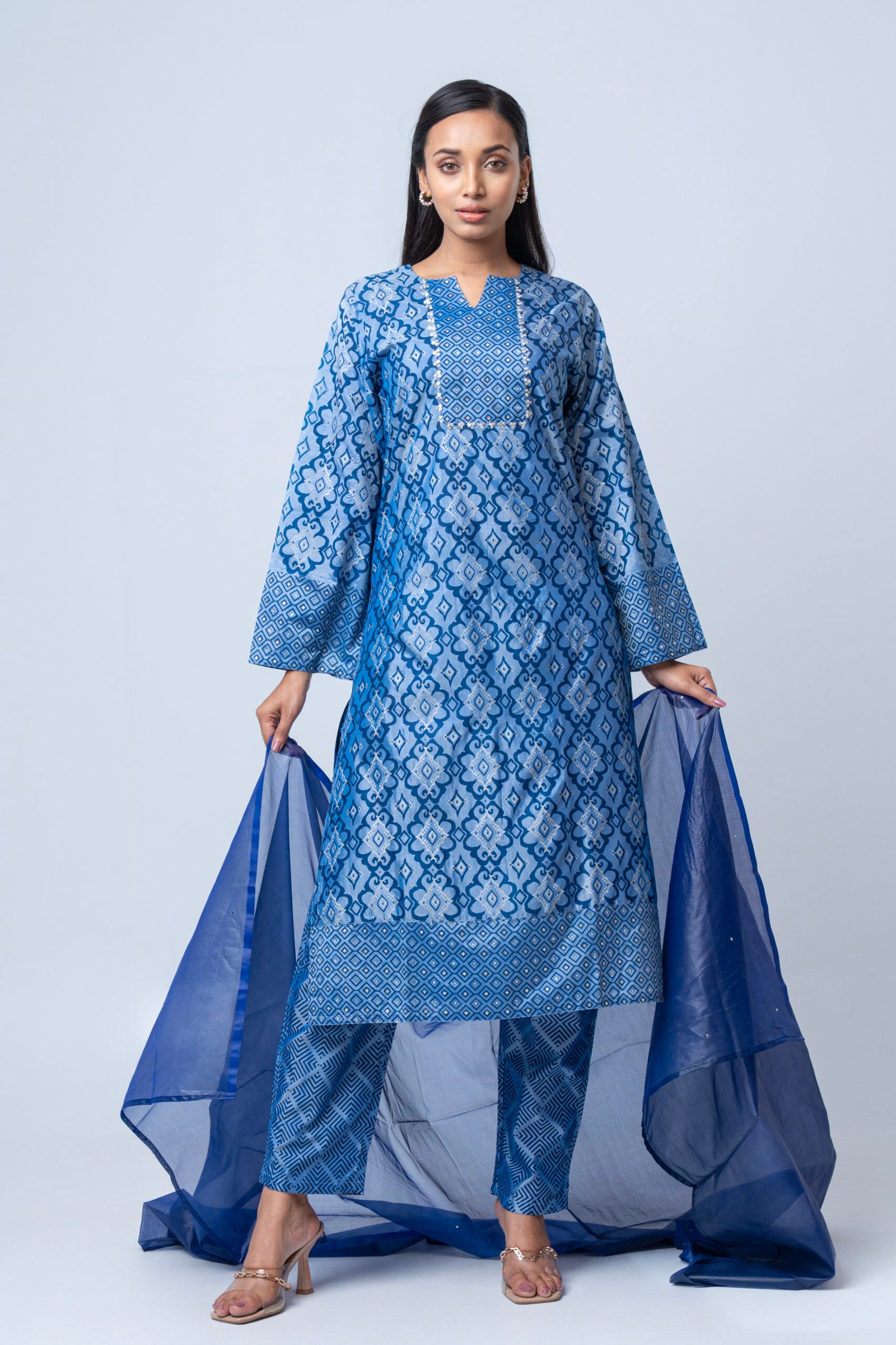 Royal Azure Grace Joysree silk Three-Pcs Set